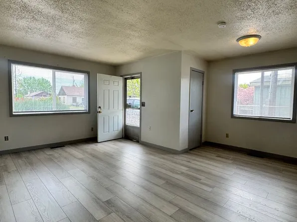 d1606, 1606 S 1st Ave #2, Yakima, WA 98902