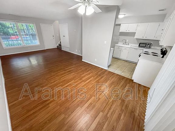 4th image of 2372 Farmstead Cir SE #1
