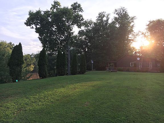 5th image of 825 Hannaman Ln