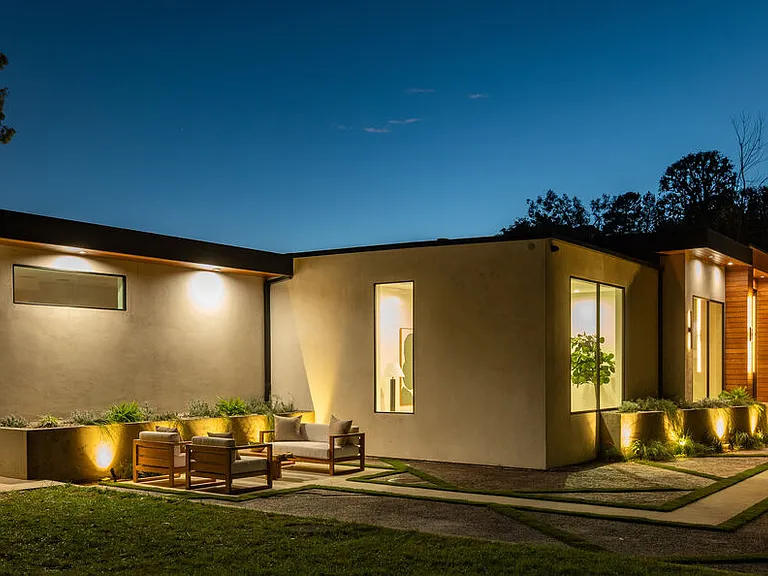 12752 Mulholland Dr — Photo 51