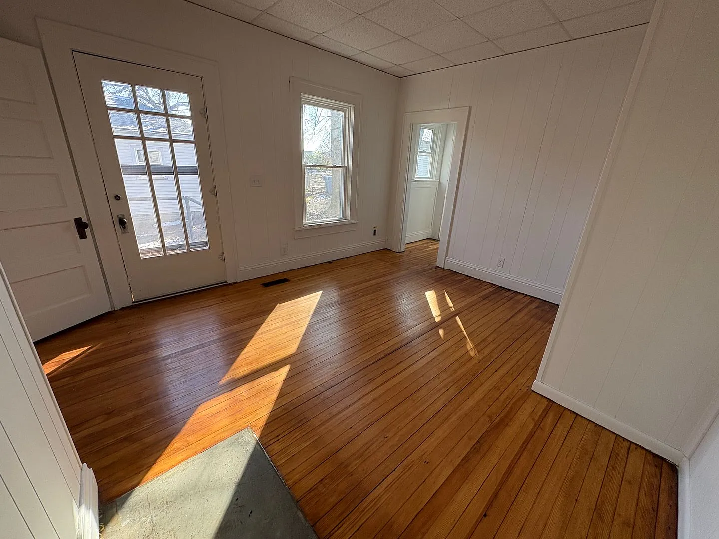 402 E Wayne Street — Photo 3