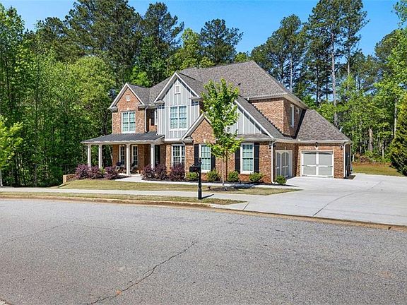 3rd image of 210 Manchester Ln