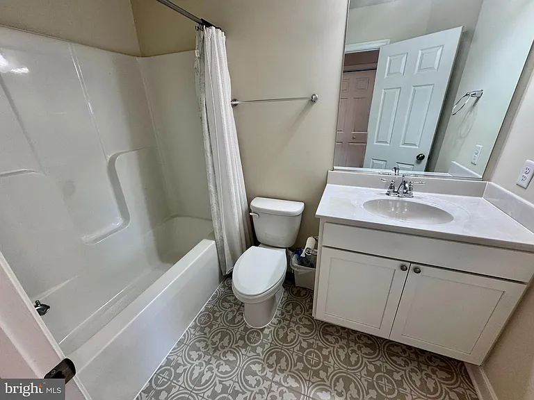 1008 Wicklow Dr — Photo 24