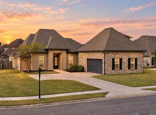 8725 Sandpiper St, Denham Springs, LA 70706
