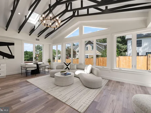 4911 Bayard Blvd, Bethesda, MD 20816