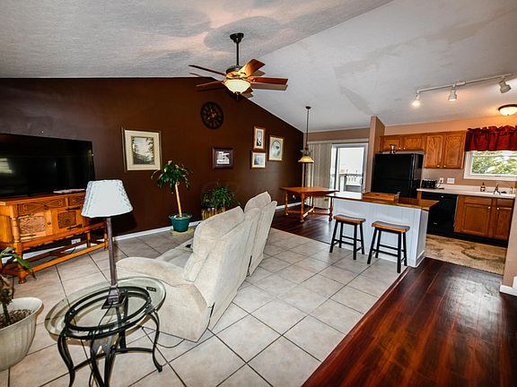 3rd image of 1130 Bay Laurel Dr