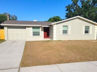906 Balmoral Pl, Valrico, FL 33594