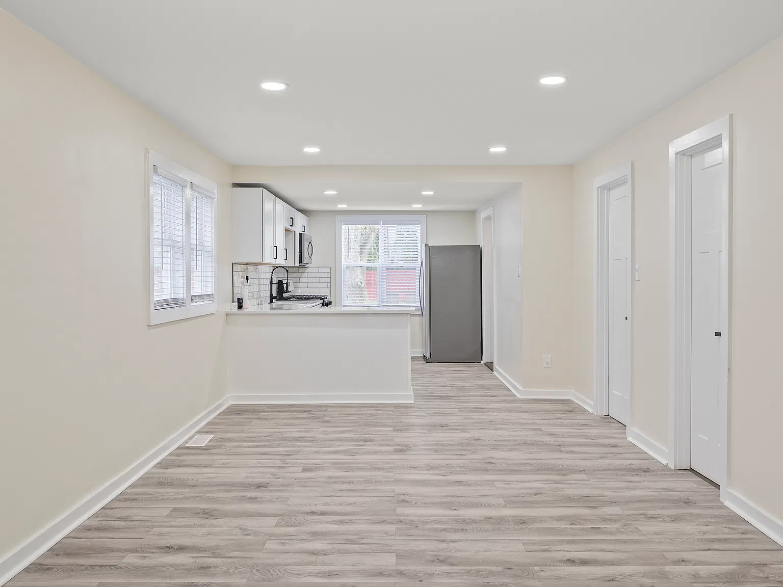 2 bed, 792 sqft, $1,400 — Photo 3