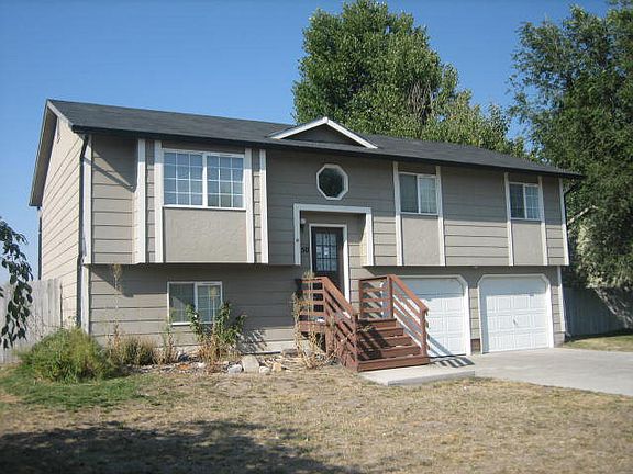 3rd image of 2150 W Saddle Ln