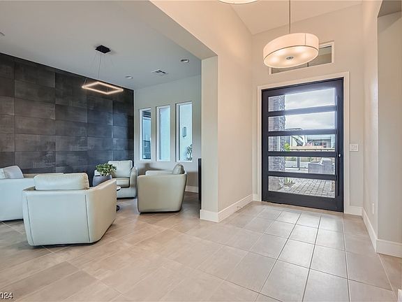 4th image of 8211 Adante Ct