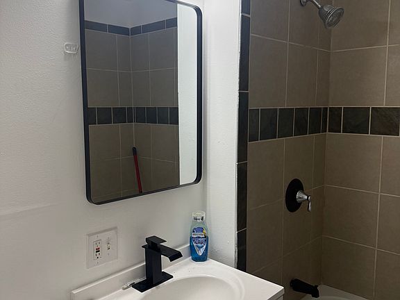 3rd image of 7220 S Wentworth Ave #3N
