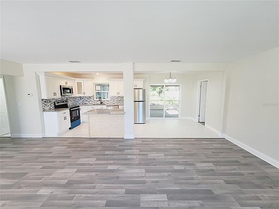 2nd image of 3540 Lori Ln S