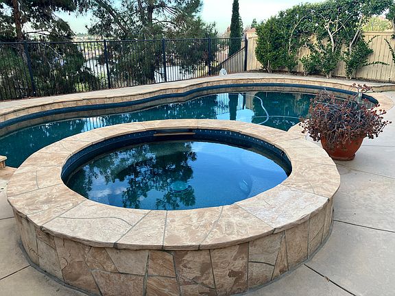5th image of 1291 Avenida Amistad