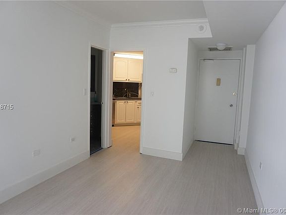 3rd image of 998 Brickell Bay Dr #1205