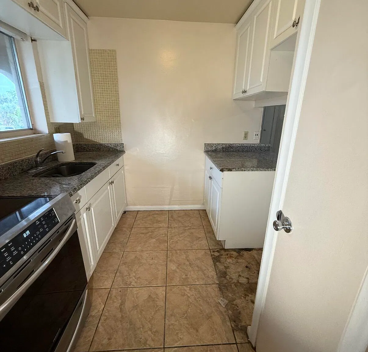 2 bed, 1.0 bath, 728 sqft, $1,900 — Photo 1