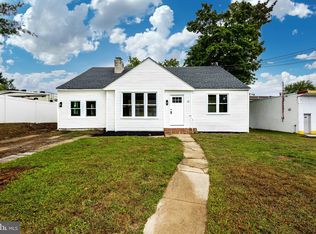 13 W Lake Ave, Blackwood, NJ 08012