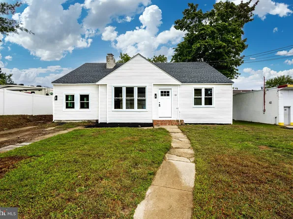 13 W Lake Ave, Blackwood, NJ 08012
