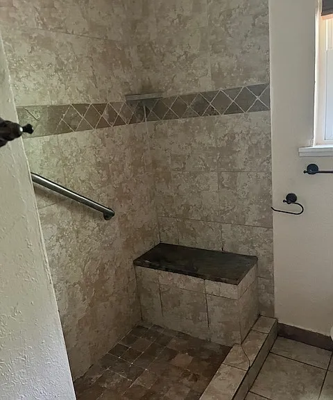 109 Lawrence Dr — Photo 9