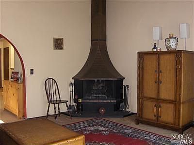4th image of 41 Acorn Cir
