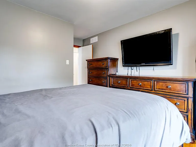 1342 Marlborough Blvd — Photo 12