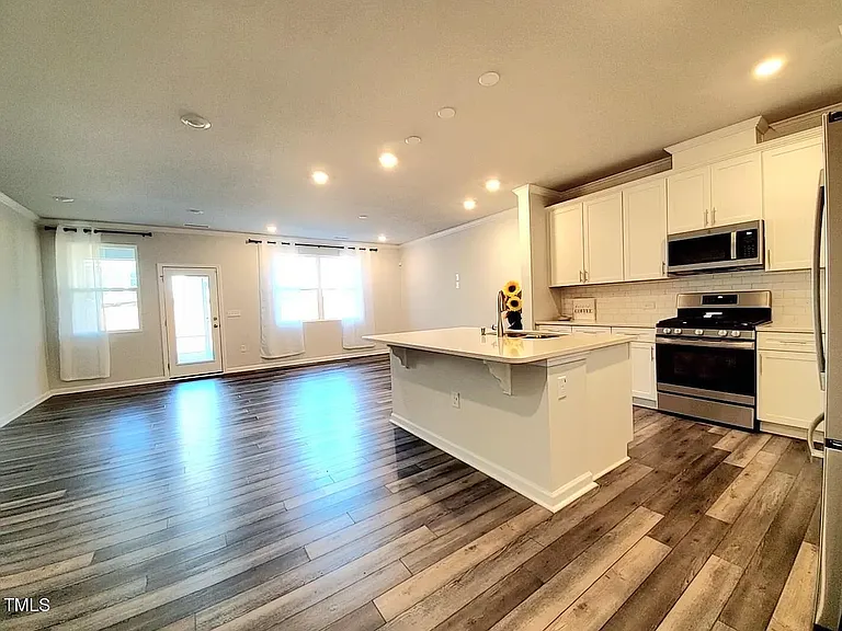 130 Millennium Dr — Photo 11