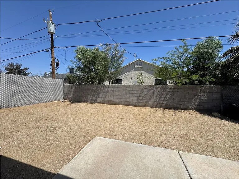 2460 Lakeside Dr #2 — Photo 15