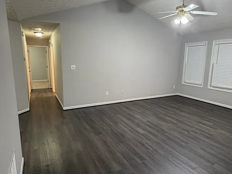 387 Ayelsbury Ct — Photo 11