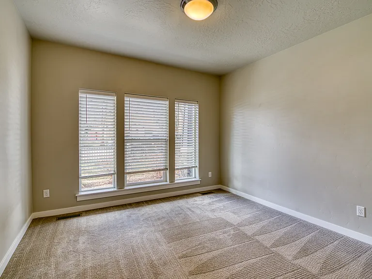 1818 S Grant Ave — Photo 10