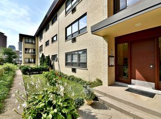 1127 Erie St APT 1D, Oak Park, IL 60302
