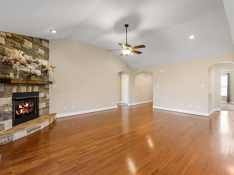 526 Cornucopia Ln — Photo 9