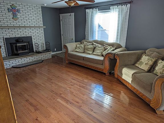 3rd image of 4364 Lyndon Ln