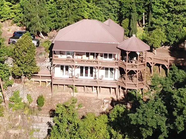 2076 Fontana Rd, Bryson City, NC 28713