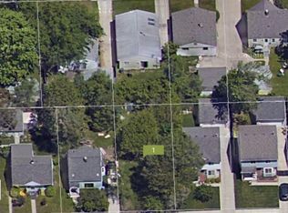 96 W Guthrie Ave, Madison Heights, MI 48071