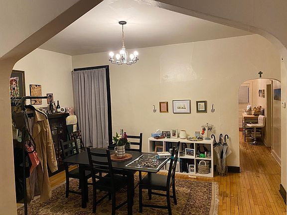 4th image of 2539 N Seminary Ave #1