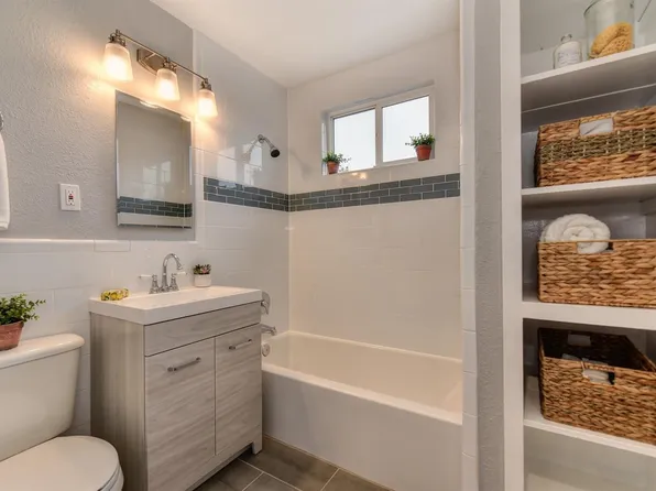 3652 McClellan Dr, North Highlands, CA 95660