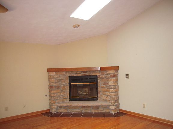 3rd image of 6743 Laurel Cherry Dr
