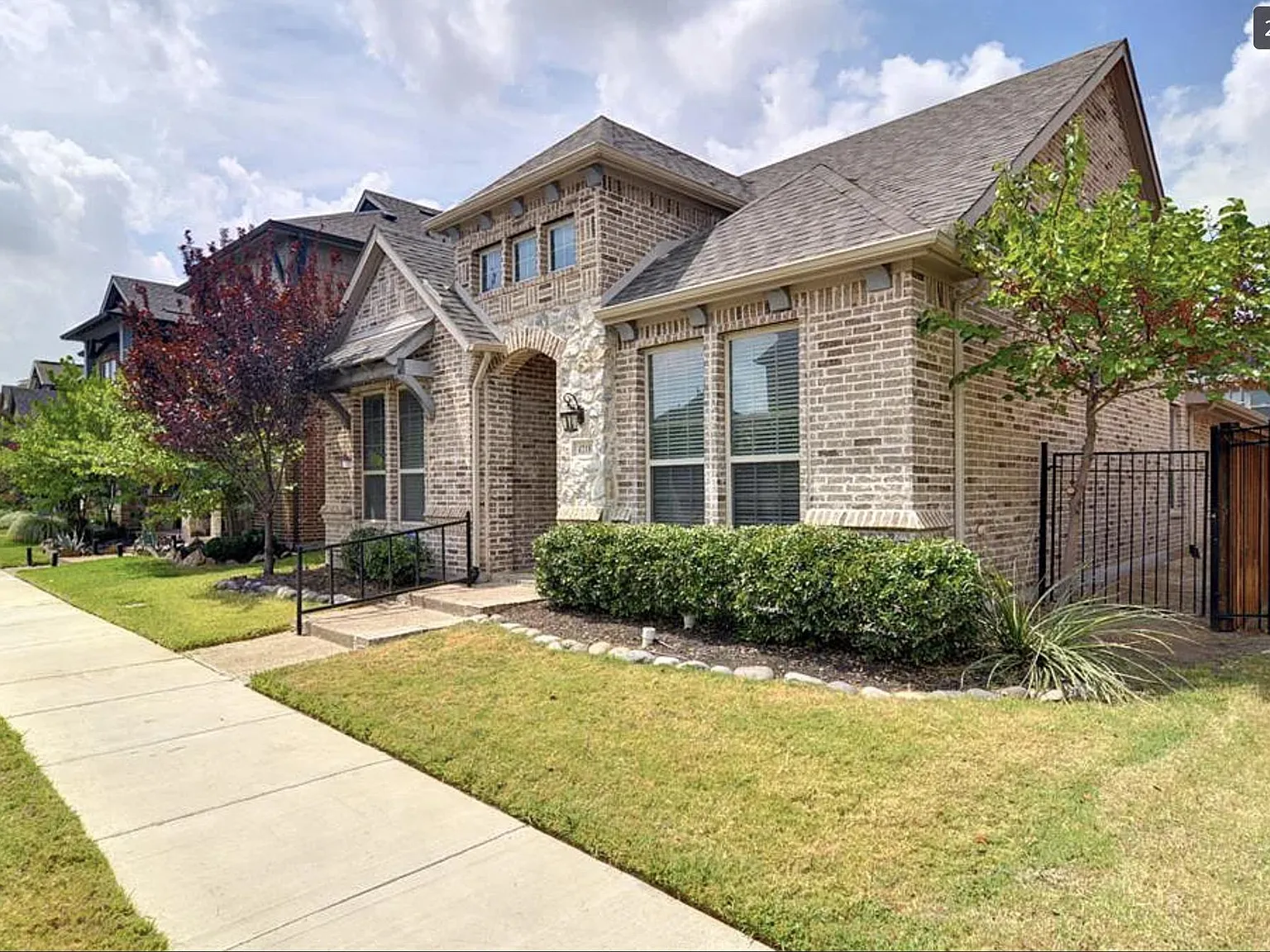 3 bed, 2148 sqft, $2,800 — Photo 2