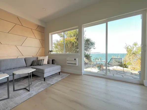 (undisclosed Address), Des Moines, WA 98198