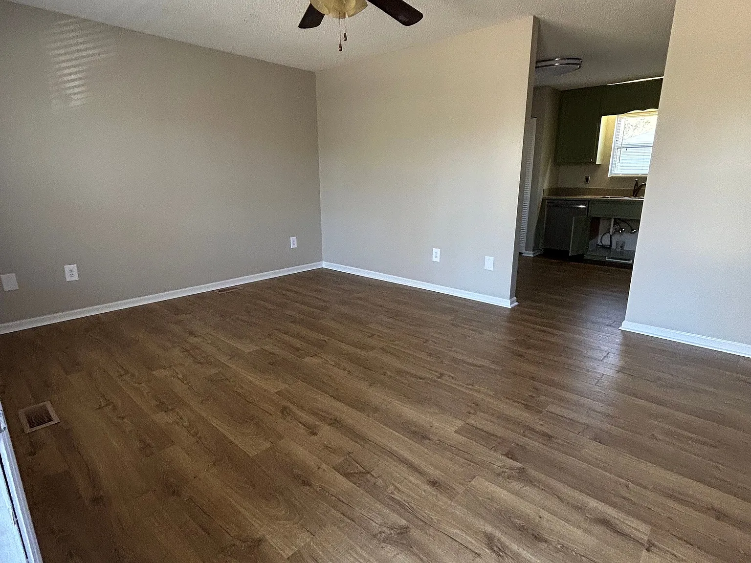 3 bed, 1138 sqft, $1,495 — Photo 2