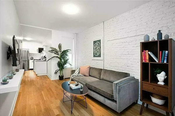 Rented by Compass | media 9