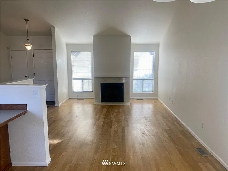 2708 NE 4th Ct — Photo 4