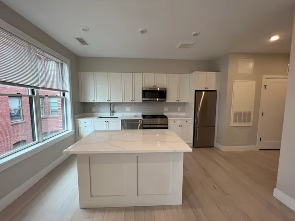 195 Green St, Jamaica Plain, MA