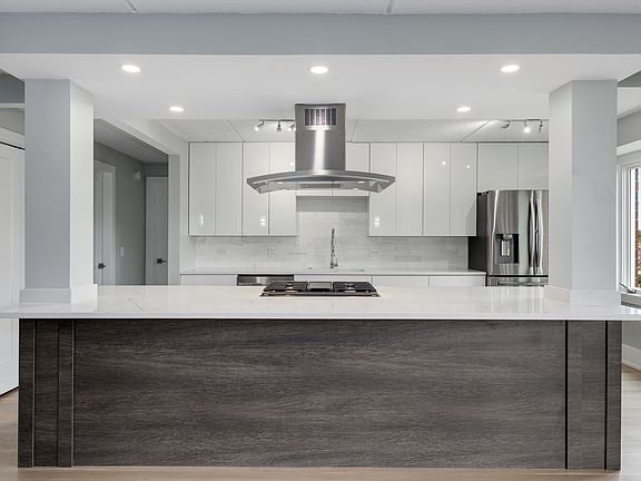 2nd image of 8560 W Foster Ave Unit 601