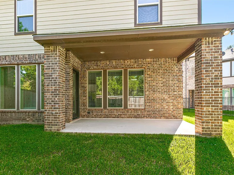 68 Daffodil Meadow Pl — Photo 32