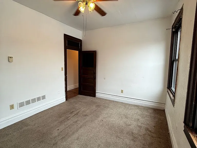 1309 E Carson — Photo 20