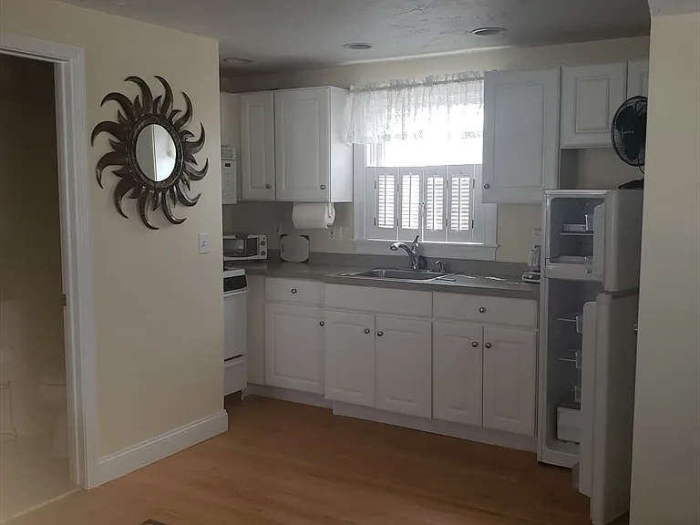 398 N End Blvd #B — Photo 5