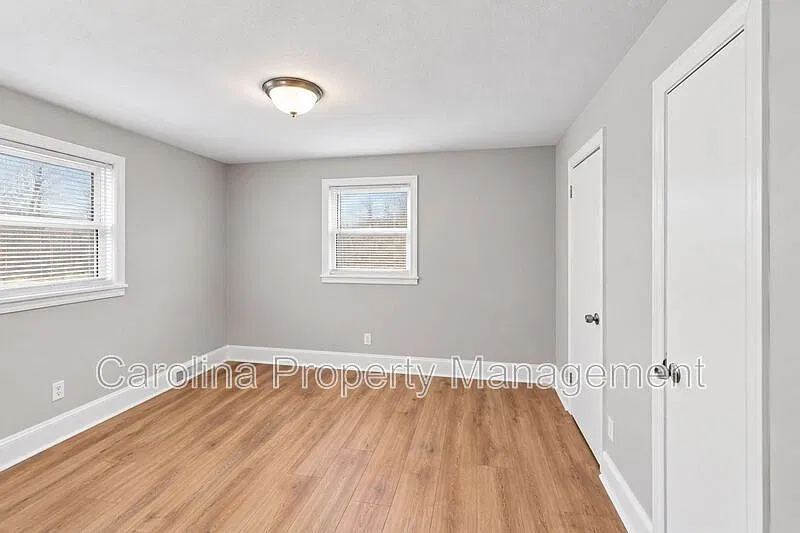 2 bed, 1.0 bath, $1,295 — Photo 3