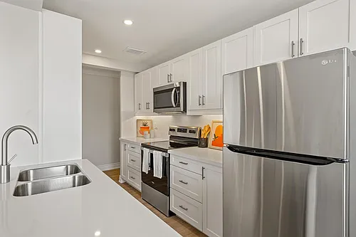 1570 Lawrence Ave W Photo 1