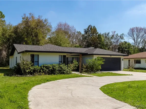 721 N Country Club Dr, Crystal River, FL 34429