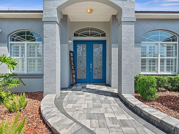 3rd image of 72 CLUB HOUSE DRIVE